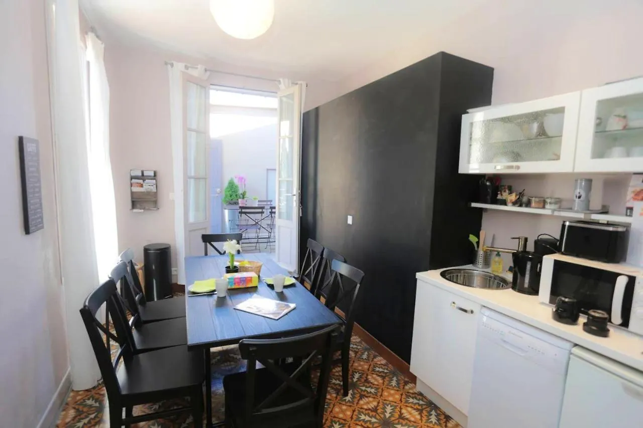 Maison De 6 Chambres A Avignon Holiday home