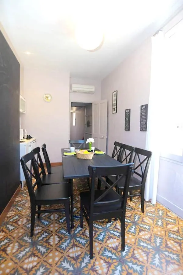 Maison De 6 Chambres A Avignon Holiday home