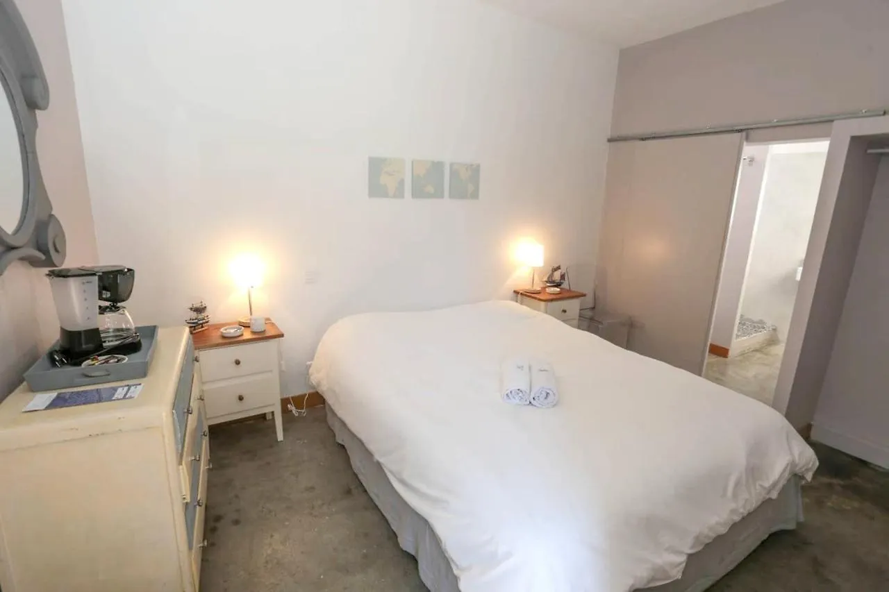 Maison De 6 Chambres A Avignon 0*,