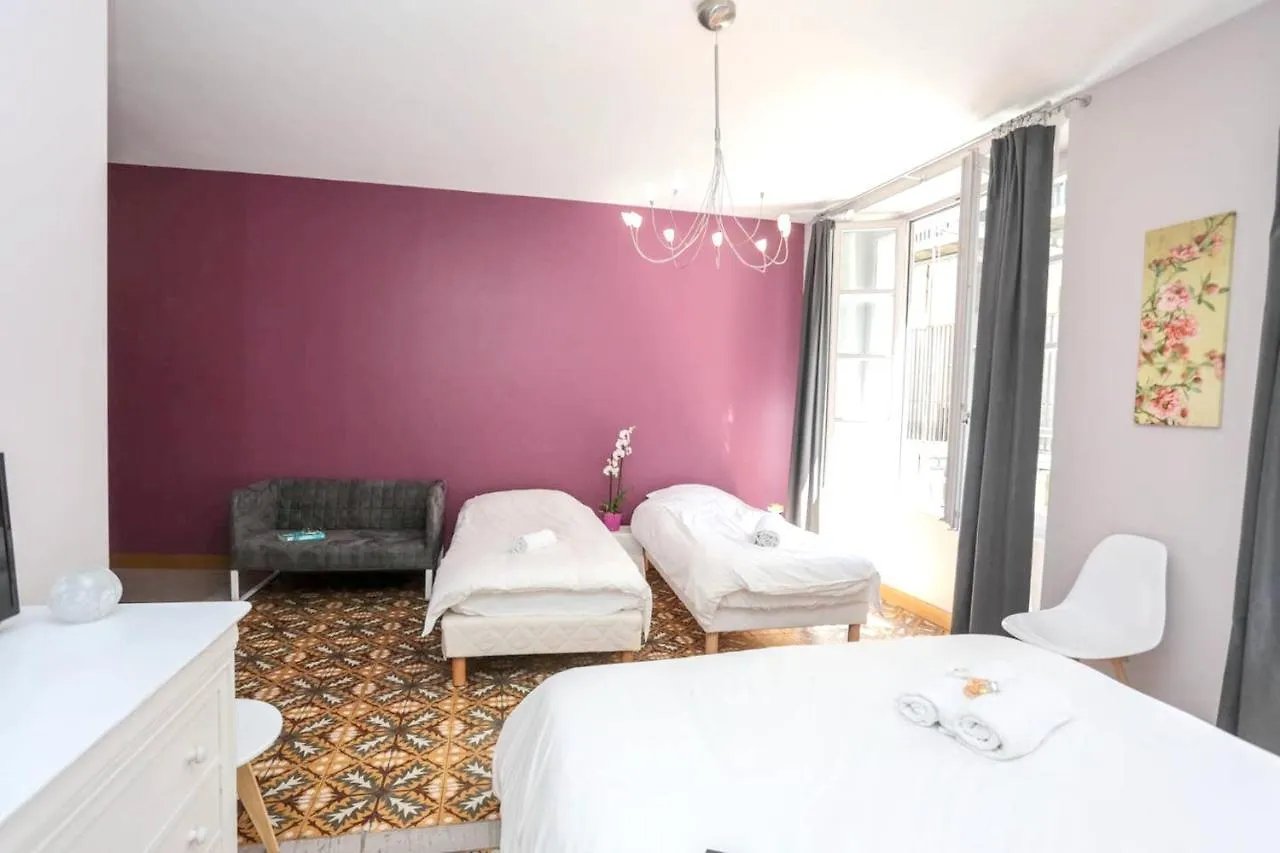 Maison De 6 Chambres A Avignon 0*,